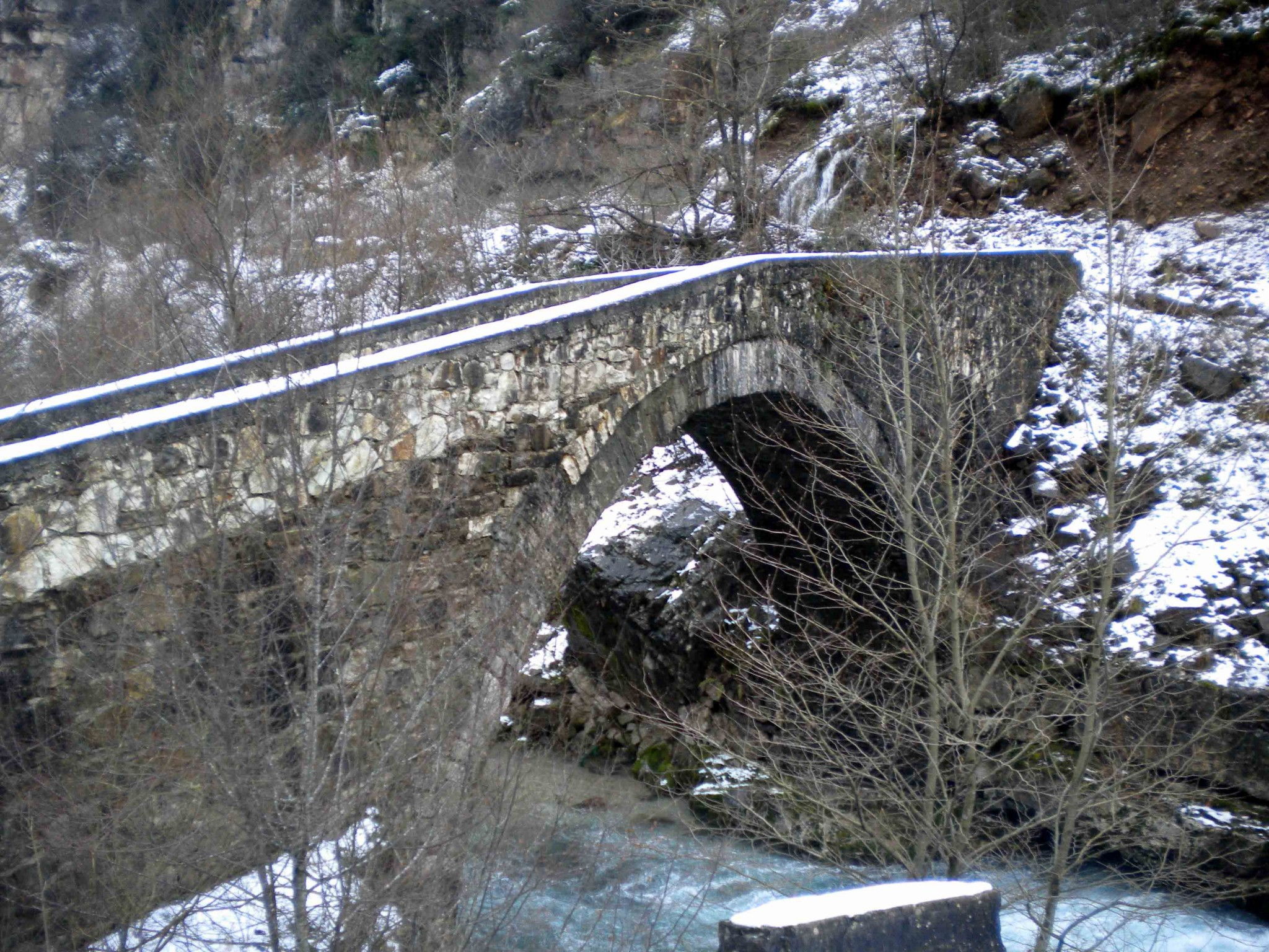 Συρράκο γεφύρι χιόνιDSCN1152